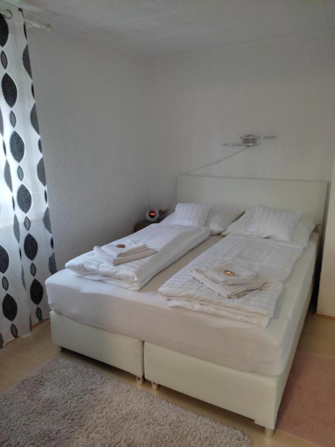 Gaestezimmer Boxenstopp Veitsbronn Bagian luar foto