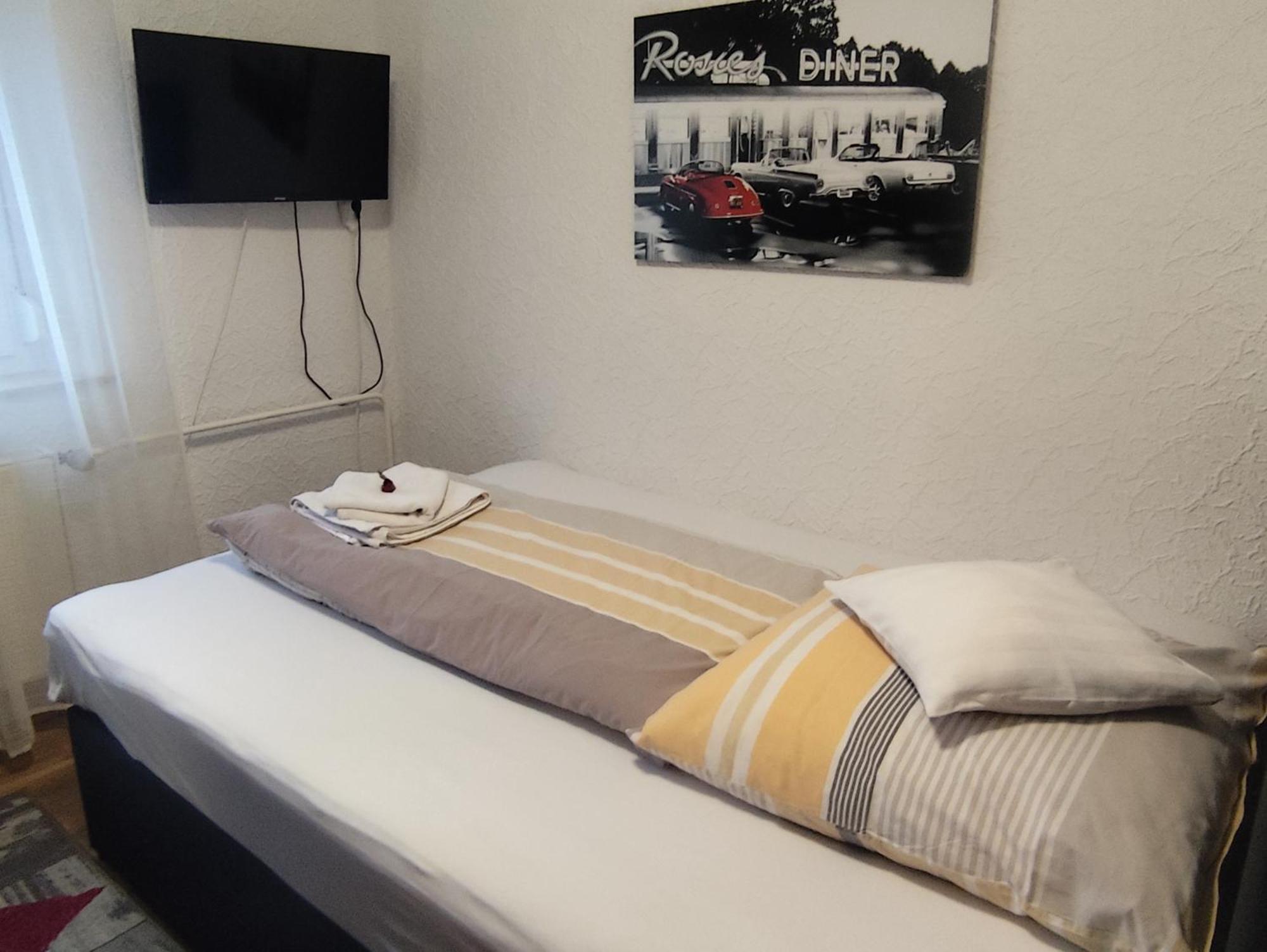 Gaestezimmer Boxenstopp Veitsbronn Bagian luar foto