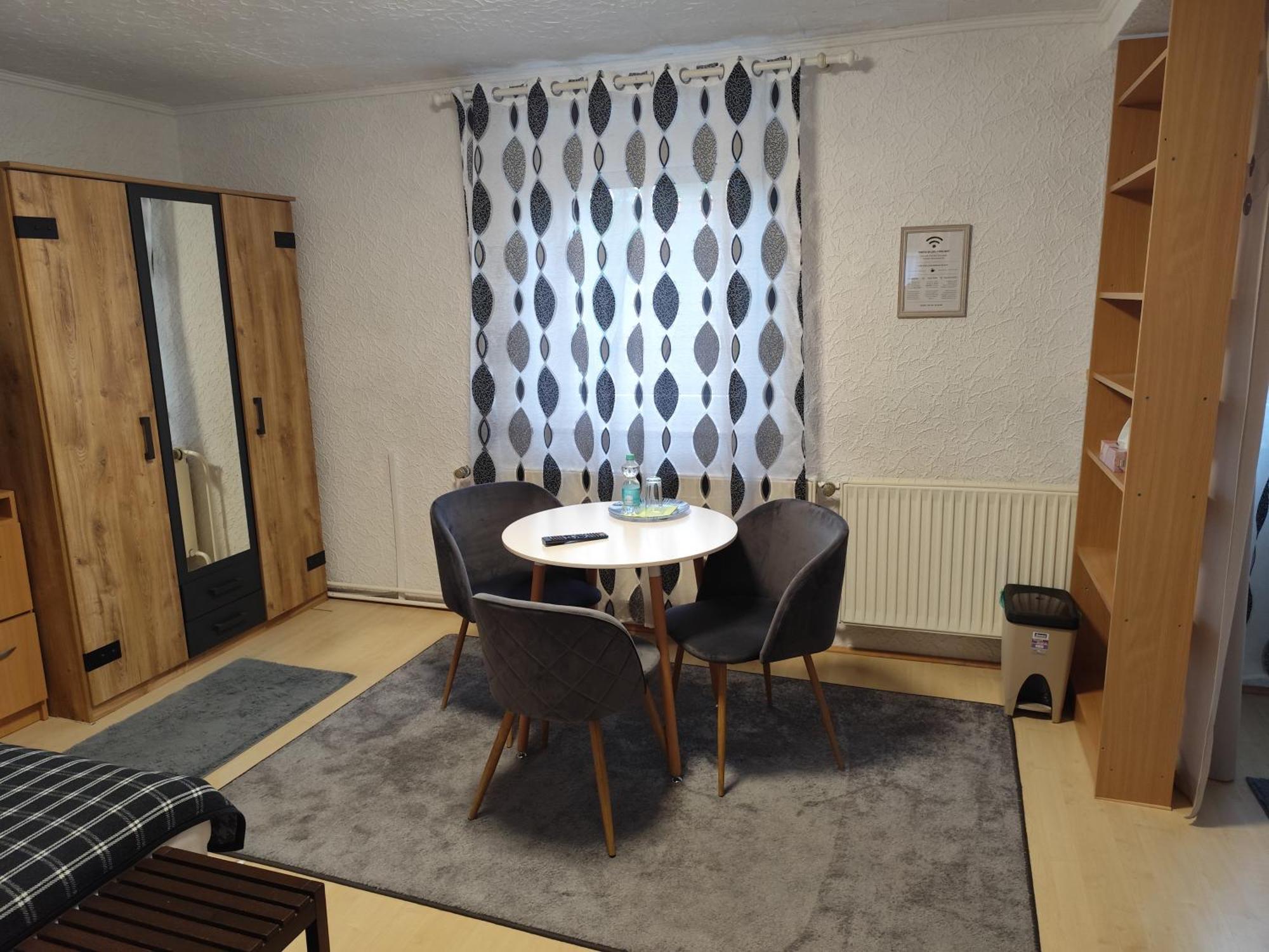 Gaestezimmer Boxenstopp Veitsbronn Bagian luar foto