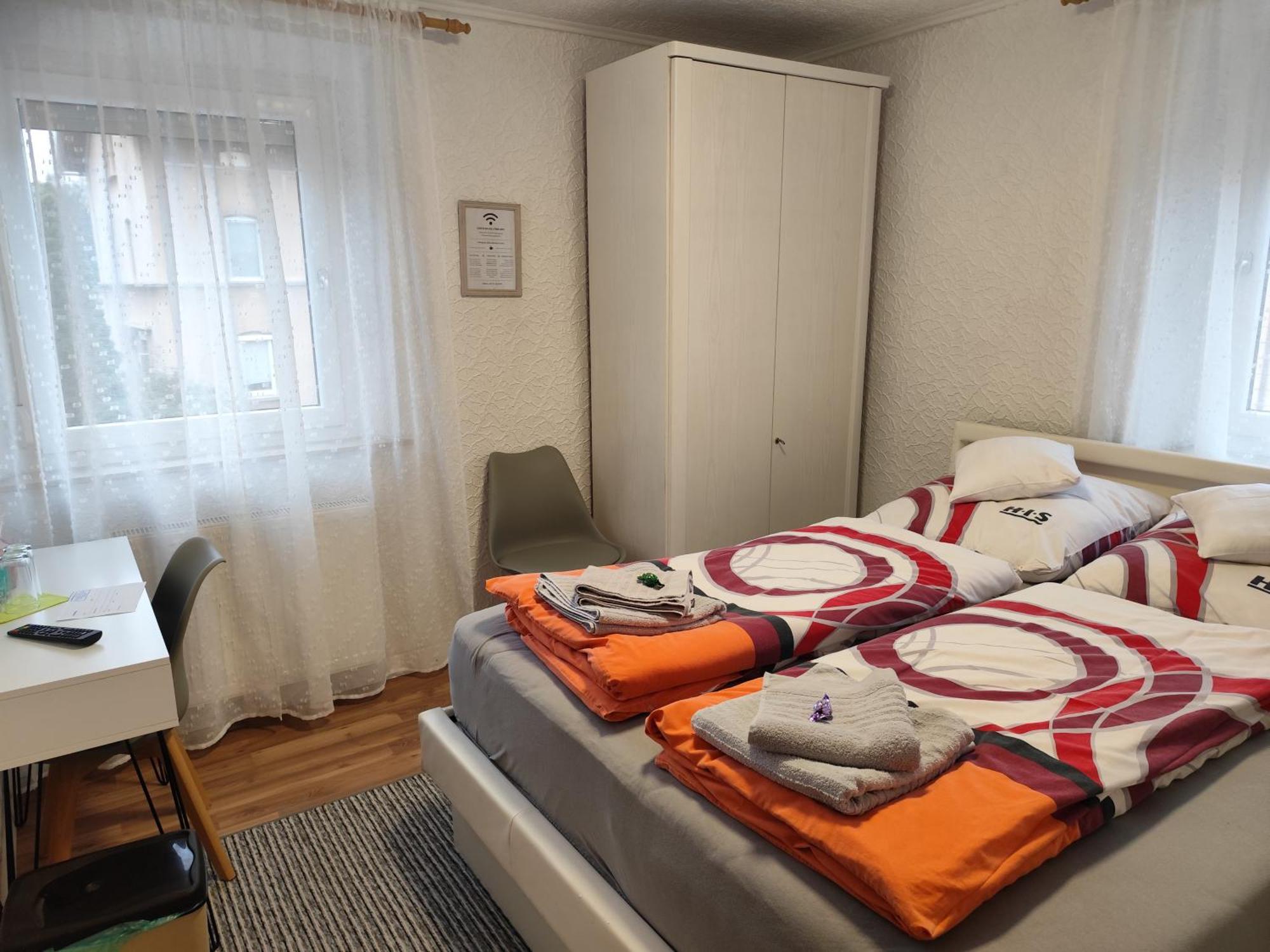 Gaestezimmer Boxenstopp Veitsbronn Bagian luar foto